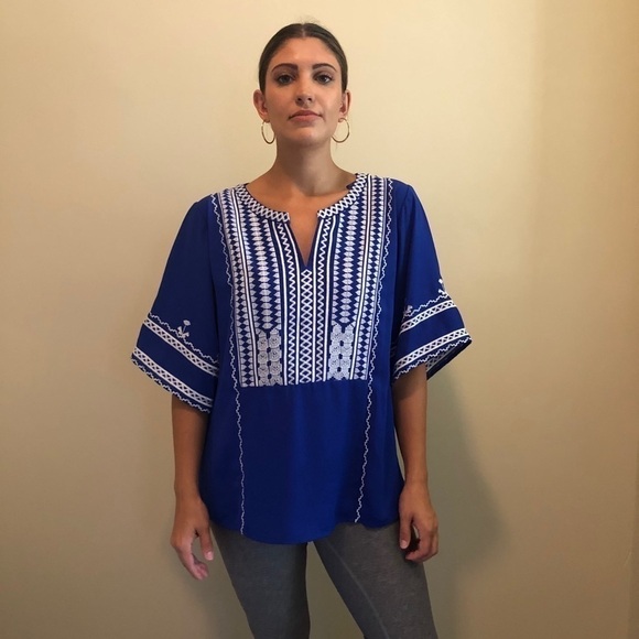 Skies are Blue Boho Style Blue and White Tunic (M) - Picture 2 of 8